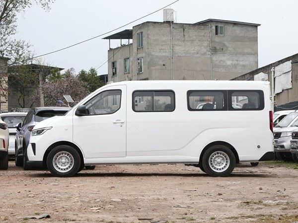 2026 Model Wuling Yangguang 14Seats Pure Electric Van best