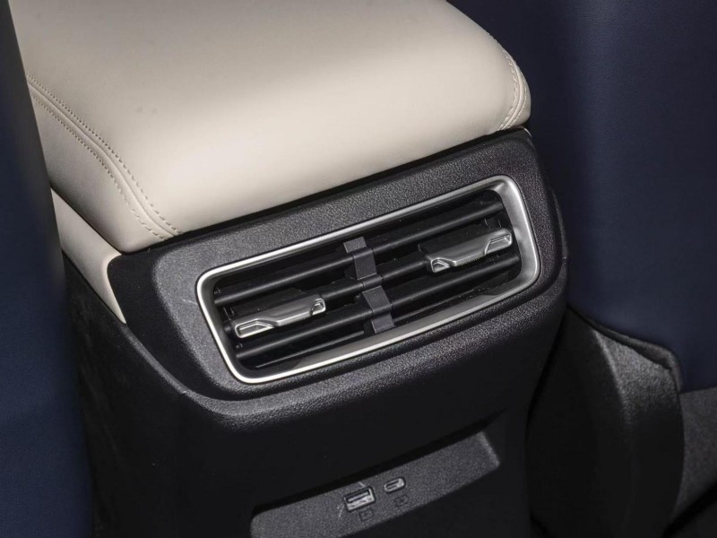 BYD QIN L EV INTERIOR 5 BYD QIN L EV INTERIOR 5